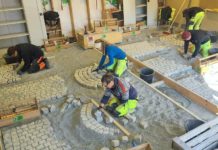 Buesetting av brostein skapte debatt