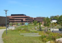 Statsbygg overrakte nøklene til NMBU og Veterinærinstituttet i dag